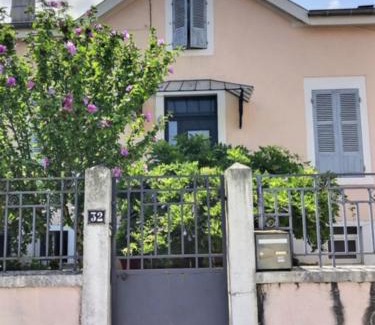 Bourg-en-Bresse Casa | Bel Air house garden 6 people