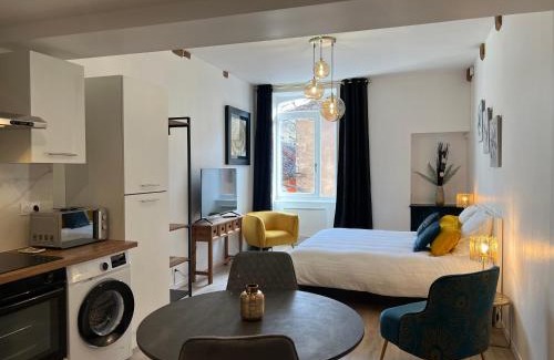 Cremieu Apartamento | Bel appartement près des Halles