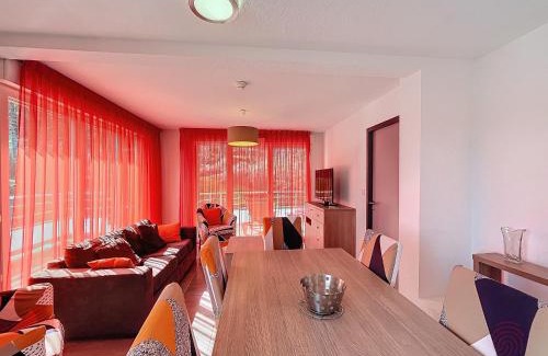 Lamalou-les-Bains Apartamento | Bel F3 climatisé avec parkings, terrasse et vue sur montagnes à 50m du centre et des thermes - FR-1-451-213