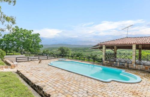 Saire Casa | Bela Casa com Piscina-5 Quartos-SH106D