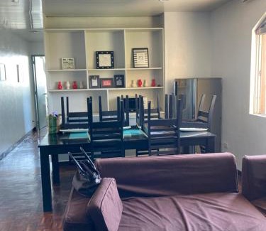 Luzon Casa | Belgian Home Near Mansion House 12 pax