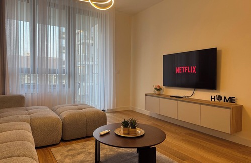 Savski Venac Apartamento | Belgrade Waterfront - Designer One-Bedroom Apartment with Breakfast and Parking.