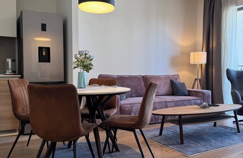 Sarajevska Apartamento | Belgrade Waterfront - River View Apartment with Breakfast and Parking included.