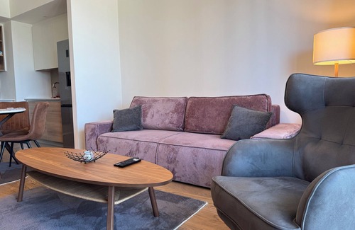 Sarajevska Apartamento | Belgrade Waterfront - River View Apartment with Breakfast and Parking included.