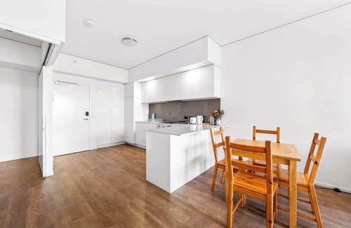 Bowen Hills Apartamento | Belise - Executive 2BR Elegance plus parking & pool