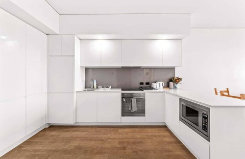 Bowen Hills Apartamento | Belise - Executive 2BR Elegance plus parking & pool