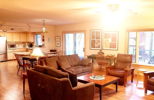 Blue River Casa | Belknap House on the McKenzie River