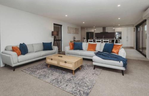 Bell Block Casa | Bell Block Beauty - pristine 3BR home near beach