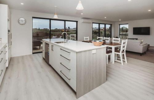 Bell Block Casa | Bell Block Beauty - pristine 3BR home near beach