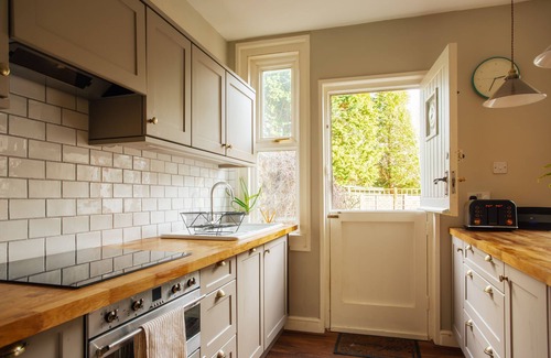 Alfriston Cabaña | Bell Cottage by inspirestays.com - a cottage that sleeps 4 guests in 2 bedrooms