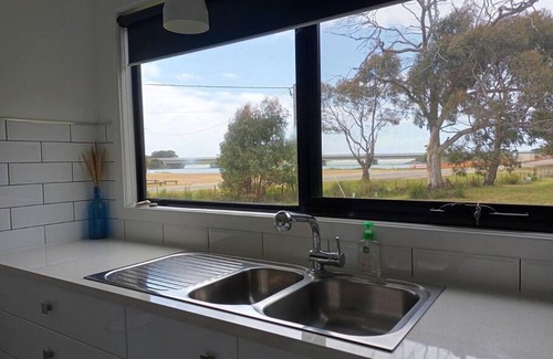 Scamander Casa | Bella Blue - Scamander River Stay