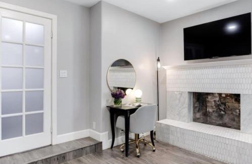 Grant Hill Villa | Bella Casa I Pool with Spa Minutes to Downtown and Beaches