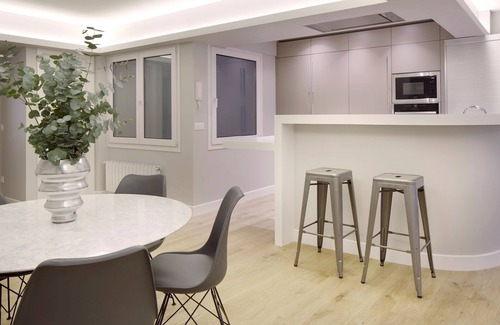 San Sebastian Centro Apartamento | Bella Easo 2 by FeelFree Rentals