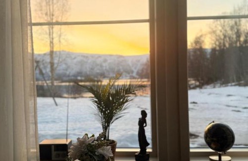 Lyngen Apartamento | Bella Karnes