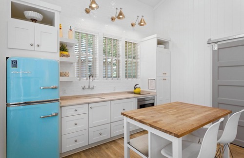 Grayton Beach Casa | Bella Luna - New 2-Story Grayton Beach Carriage House, Walk to Beach + Red Bar!