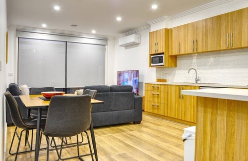 Bakery Hill Casa | Bella - Modern, two Bedroom Townhouse Close to Ballarat CBD