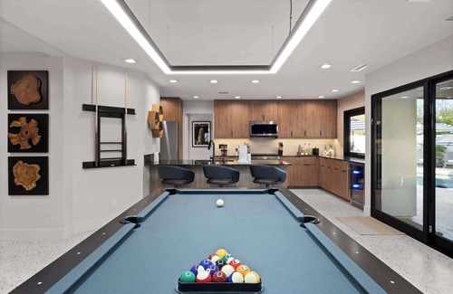 Raskin Estates Casa | Bella Palma: Elegance & Style w/Putt, Pool & Spa!