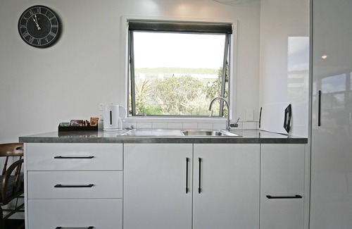 Mangorei Casa | Bella Park - New Plymouth Holiday Studio