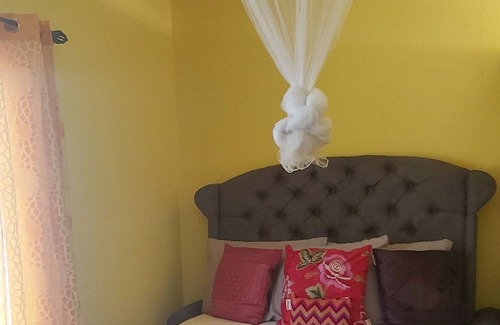 Summerfield Casa | Bella's Cottage, comfortable 2 bed house