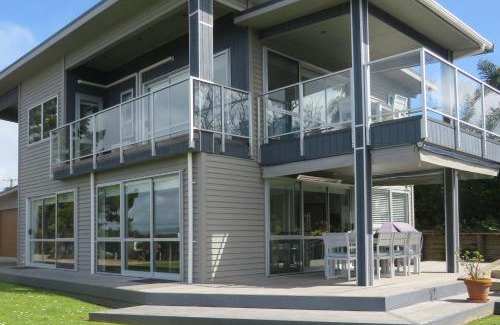 Oneroa Casa | Bella Seven- Stay Waiheke