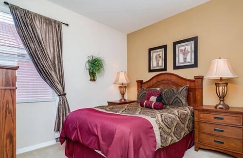 Lake Berkley Casa | Bella Vida Homes - Close to Disney and Universal!