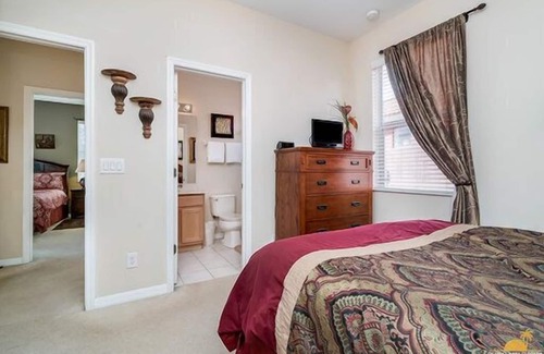 Lake Berkley Casa | Bella Vida Homes - Close to Disney and Universal!
