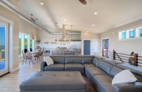 Canyon Lake Casa | Bella Vista Oasis - Luxury Private Lake View, Heated Pool & Hot Tub