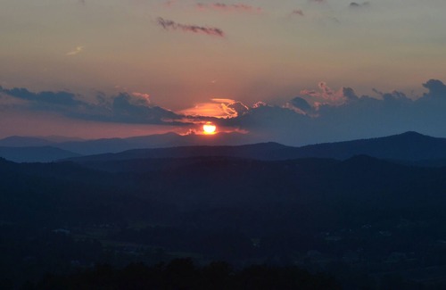 Hendersonville Cabina | Bella Vista, "Espectaculares vistas reales" desde el Blue Ridge Parkway hasta The Smokies