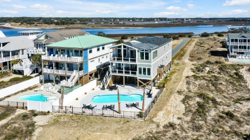 Oak Island Casa | Bella Vista