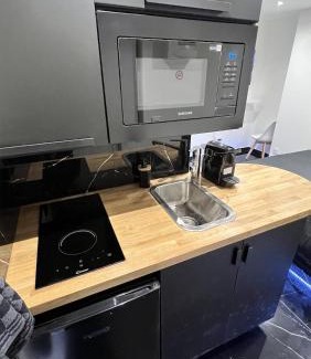 Lisieux Apartamento | Bella vita - Studio tout équipé - Tv Netflix - centre ville 100m- Gare 50m - Basilique 200m