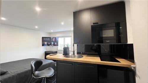 Lisieux Apartamento | Bella vita - Studio tout équipé - Tv Netflix - centre ville 100m- Gare 50m - Basilique 200m
