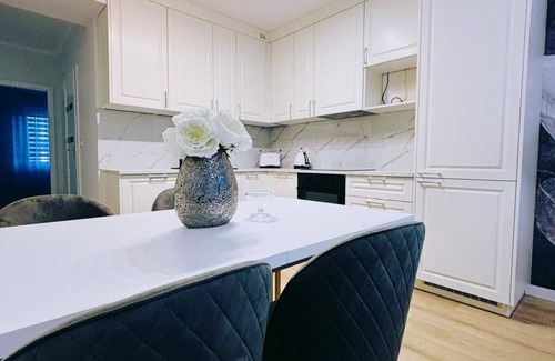 Rzeszow Apartamento | Bella White