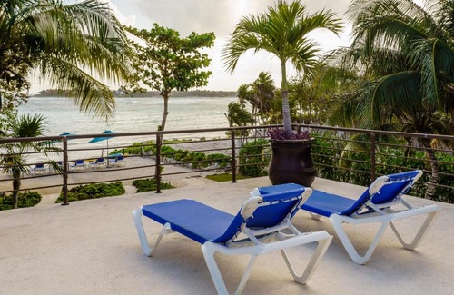 Akumal Villa | ¡BELLAMAR! ¡Increíble villa frente a la playa! ACEPTA EVENTOS
