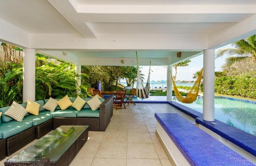 Akumal Villa | ¡BELLAMAR! ¡Increíble villa frente a la playa! ACEPTA EVENTOS