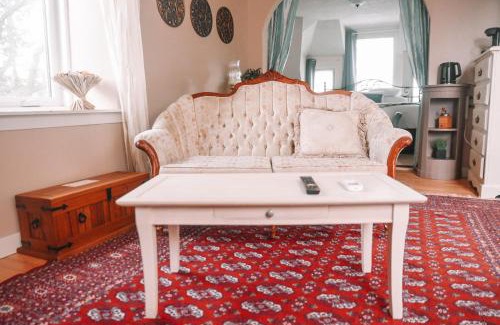 Morden Cama Y Desayuno | Bellas Castle