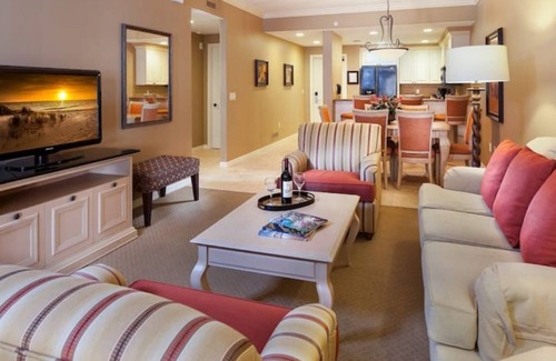 Redevelopment Area Condominio | Bellasera Resort 2 Bd Luxury Condo with Pool, Jazz Club and Restaurant