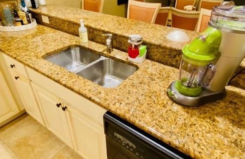Redevelopment Area Condominio | Bellasera Resort 2 Bd Luxury Condo with Pool, Jazz Club and Restaurant