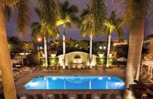 Redevelopment Area Condominio | Bellasera Resort 3 Bd Luxury Condo with Pool, Jazz Club and Restaurant
