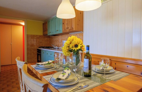 Colico Piano Apartamento | Bellavista A Garden Holiday Apartment with Pool