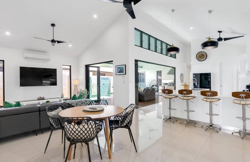 Palm Cove Casa | Belle Escapes 100 Cascade Palm Cove