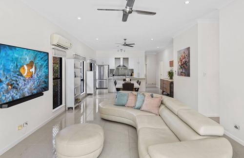 Trinity Beach Casa | Belle Escapes 14 Beachfront in Trinity