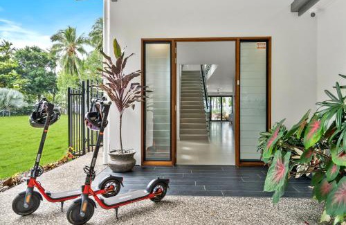 Palm Cove Casa | Belle Escapes Beach Manor