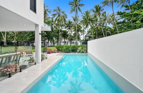 Palm Cove Casa | Belle Escapes Beach Manor
