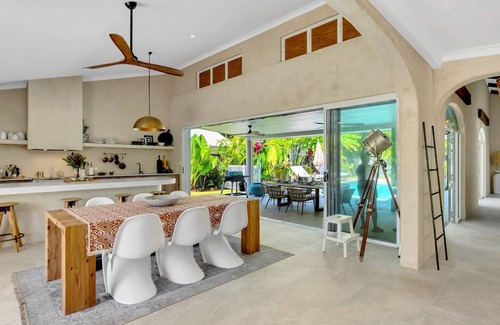 Clifton Beach Casa | Belle Escapes Casa Yule