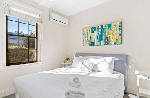 Glenelg South Cabaña | Belle Escapes - Cozy Cottage at the Bay