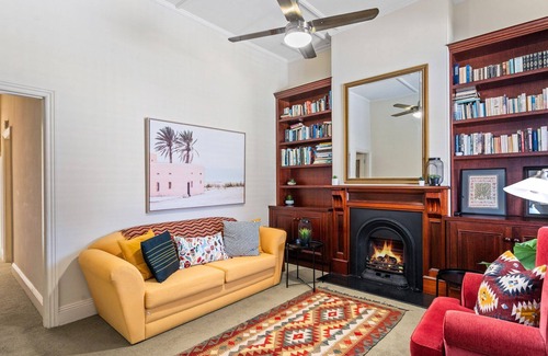 Glenelg South Cabaña | Belle Escapes - Cozy Cottage at the Bay
