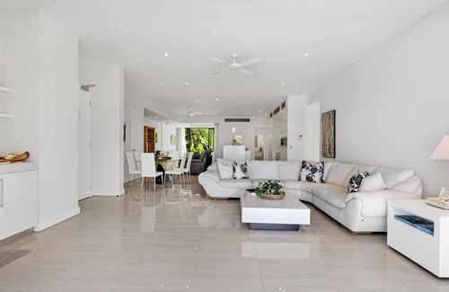 Palm Cove Apartamento | Belle Escapes Daydream at Drift Beachfront