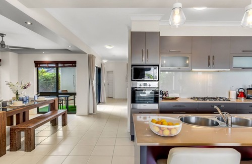 Trinity Park Casa | Belle Escapes Marina Quay