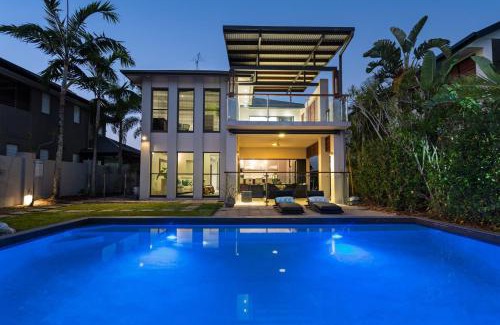 Trinity Park Casa | Belle Escapes Marina Quay