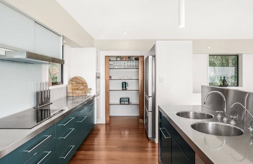 Trinity Beach Casa | Belle Escapes Trinity Blue Oceanview Home